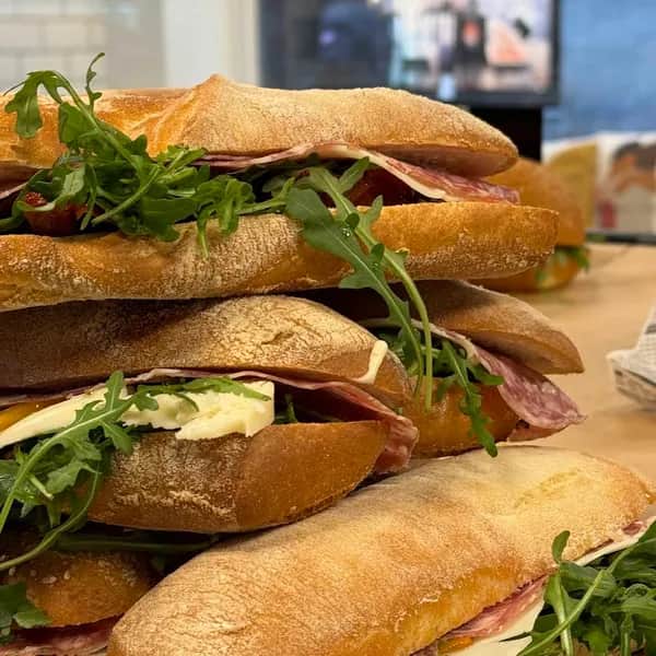 Italienische Sandwich-Kunst - Ein Genuss für jeden Moment bei sono.
